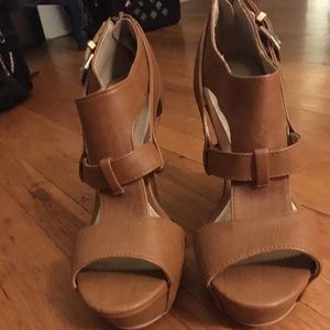 Shi by Journey Wedges - Never Worn